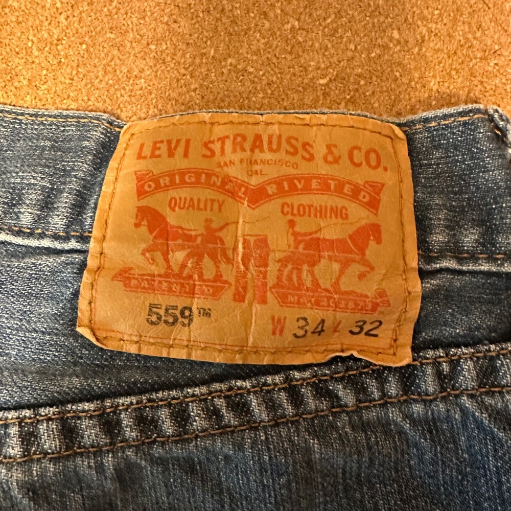 Levi's 559 Relaxed Straight Jeans Mens 34x32 Blue Denim Medium Wash Casual - Picture 3 of 7